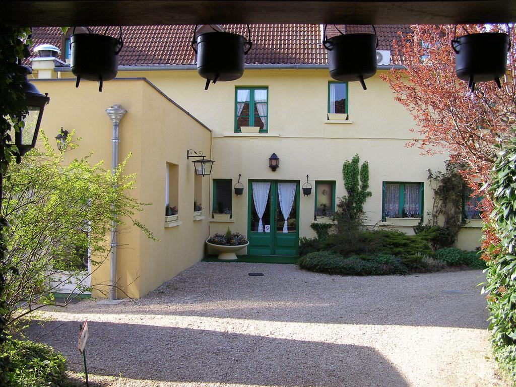 Logis Auberge À La Tête De Lard La Ferté-Imbault Esterno foto