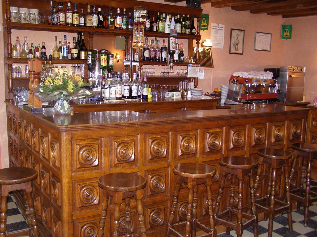 Logis Auberge À La Tête De Lard La Ferté-Imbault Esterno foto