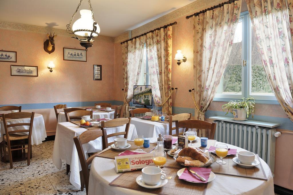 Logis Auberge À La Tête De Lard La Ferté-Imbault Esterno foto