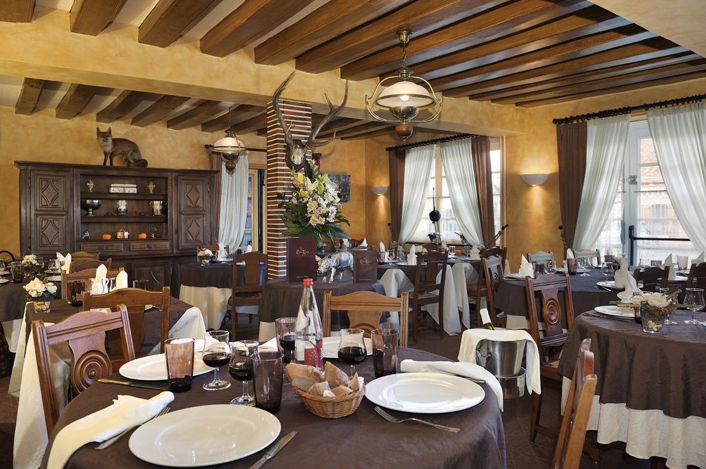 Logis Auberge À La Tête De Lard La Ferté-Imbault Esterno foto