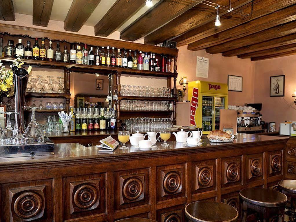 Logis Auberge À La Tête De Lard La Ferté-Imbault Esterno foto